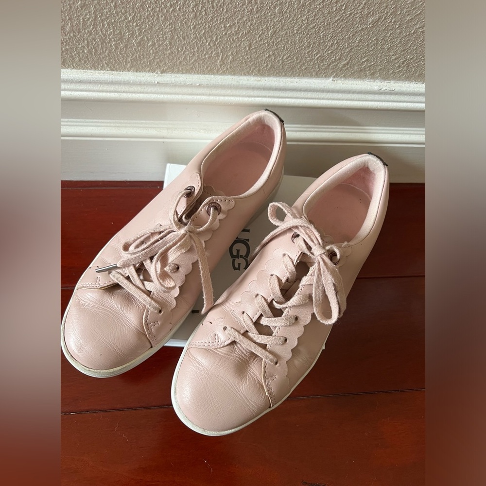 Ted Baker Women's Tillys Scalloped Low-Top Sneakers Size 8.5